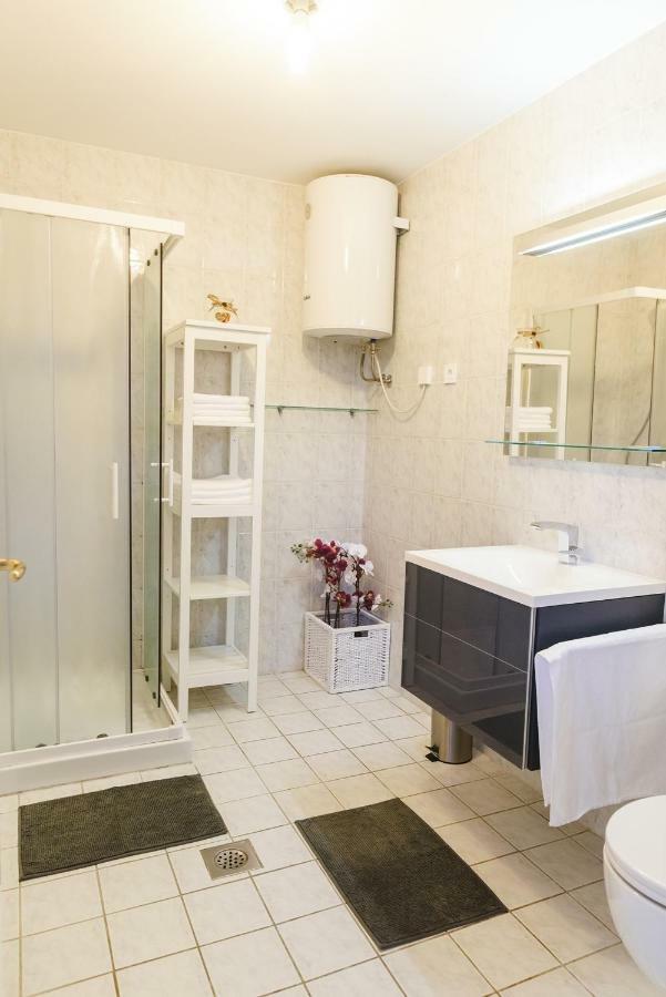 Апартаменти Apartma Joy - Private Beach Анкаран Екстер'єр фото